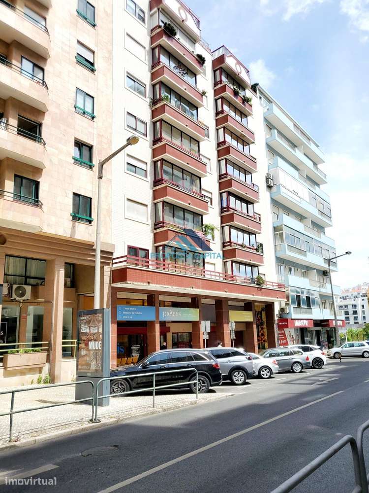APARTAMENTO T3 TOTALMENTE REMODELADO | ESTRADA DA LUZ - COM GARAGEM-51