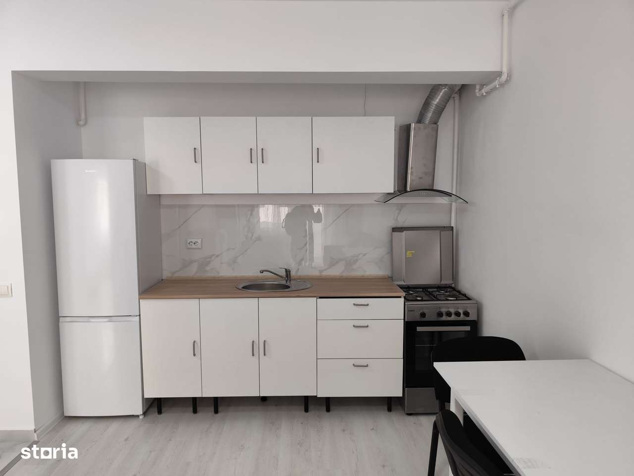Apartament 2 camere tip studio de închiriat  – Loc de parcare inclus - Imagine principală: 2/11