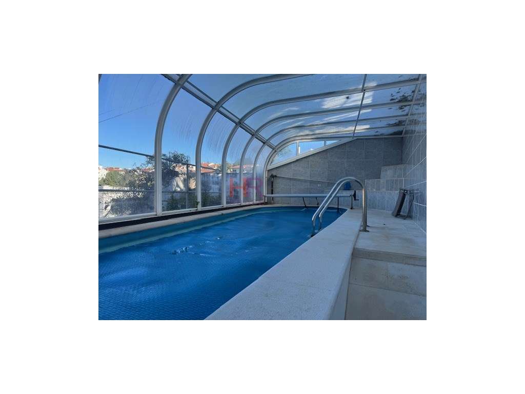 VENDE-SE MORADIA T4+1 COM PISCINA AQUECIDA E GARAGEM.-51