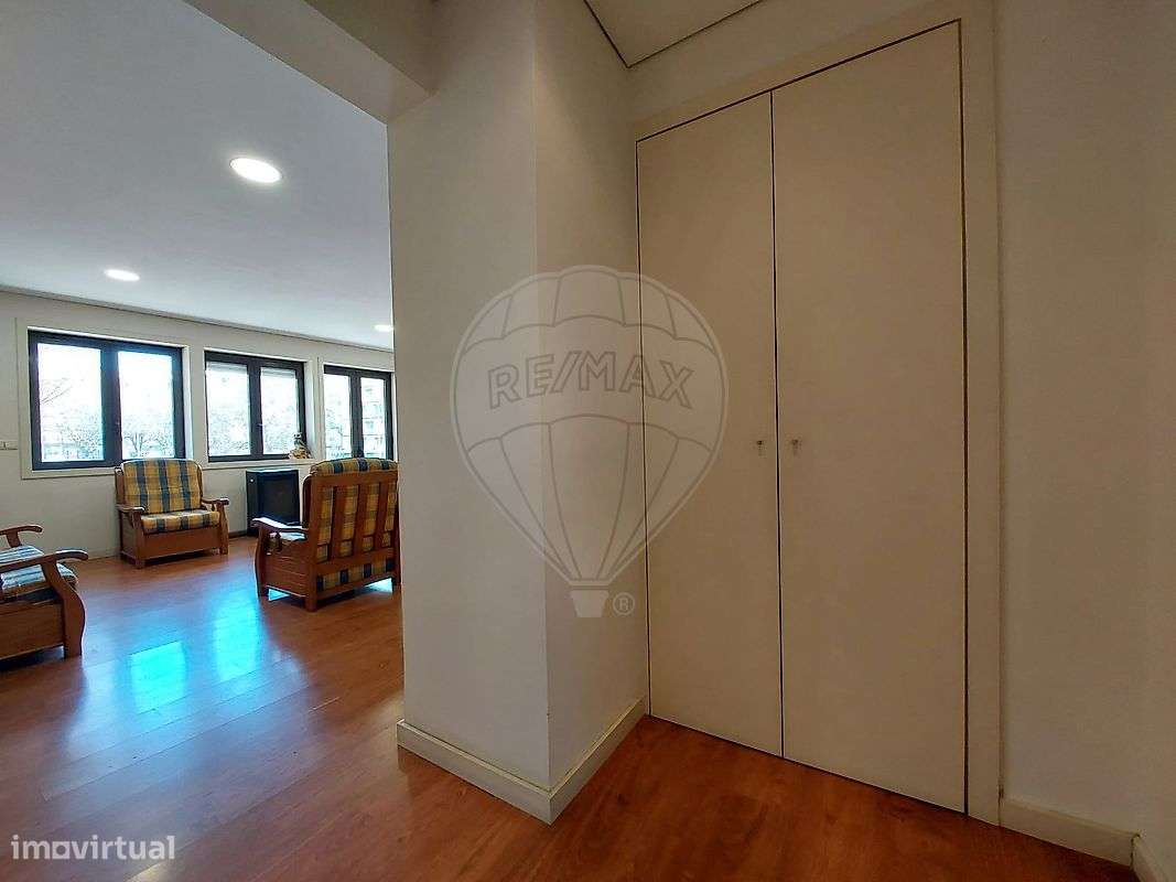APARTAMENTO T3 RENOVADO NA AVENIDA DA LIBERDADE, BRAGA-5