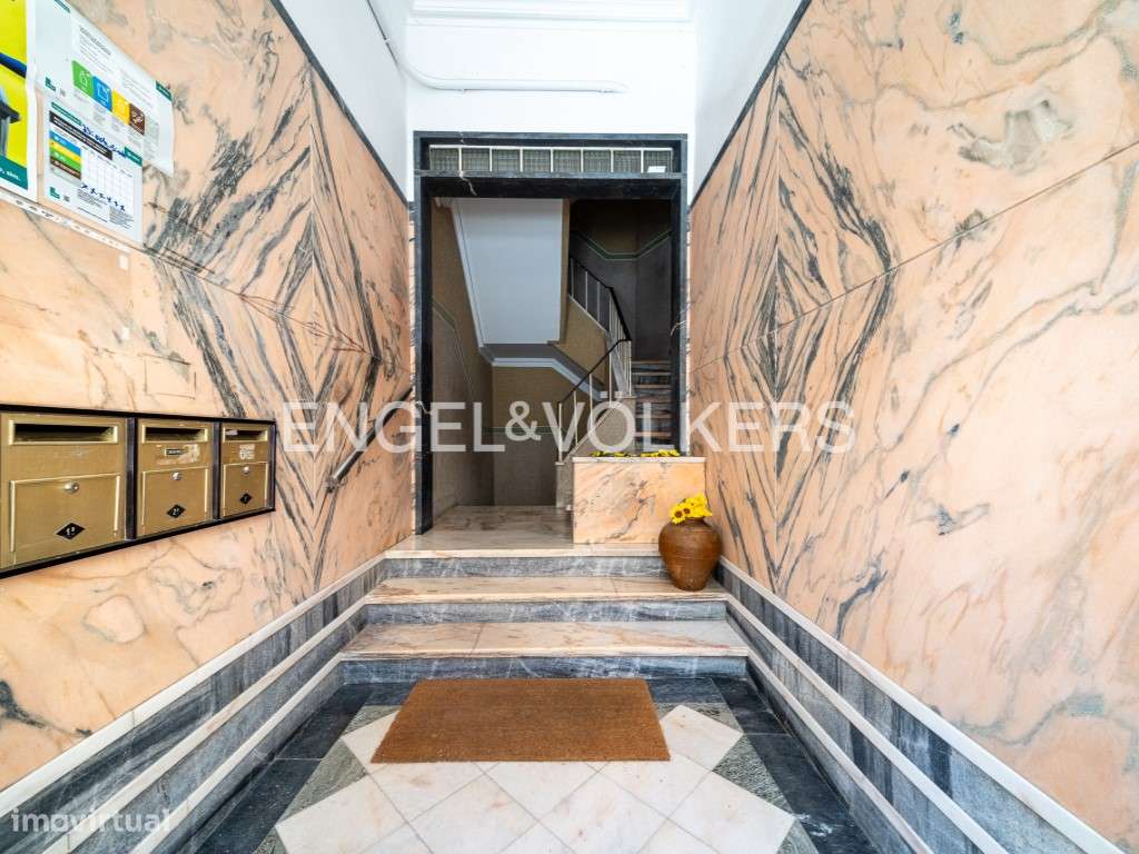 Luminoso apartamento com 4 quartos e varanda no Beato-23