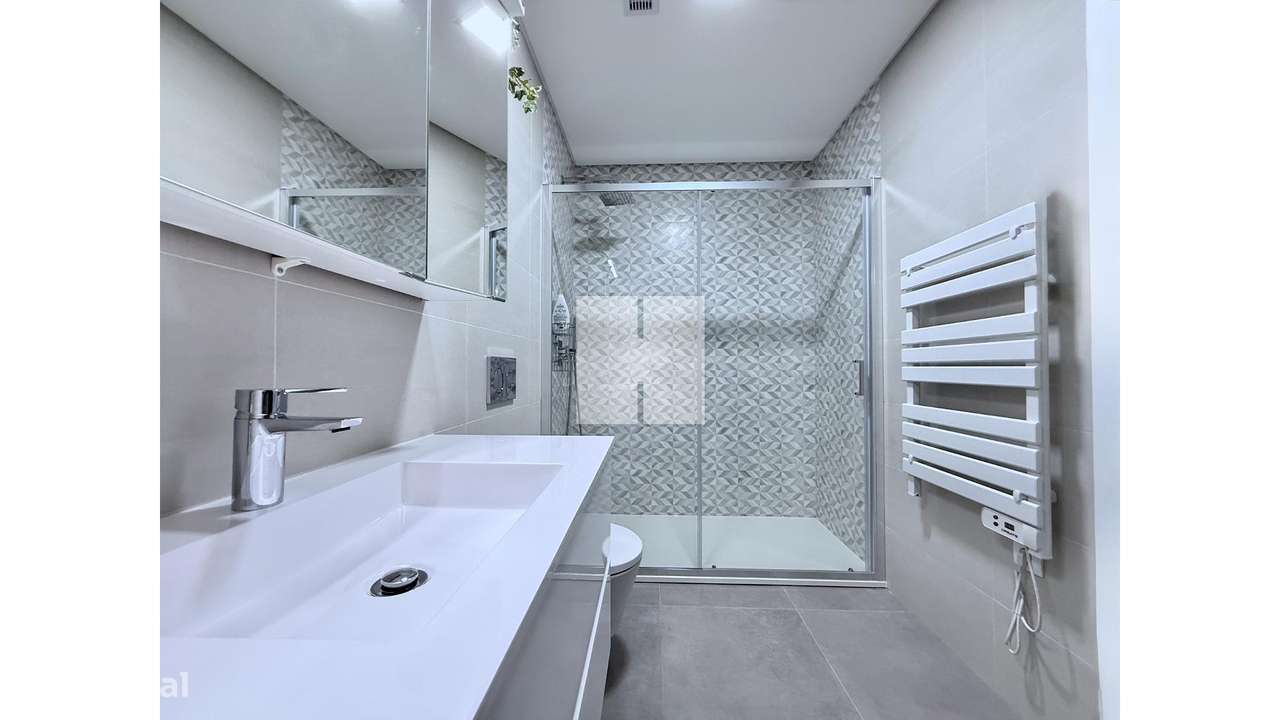 Espaçoso T4+1 Duplex c/ Vista Mar-35