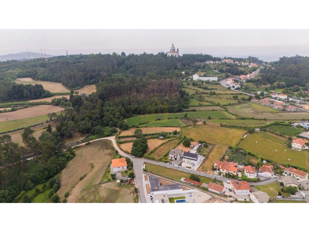 Moradia T5-38