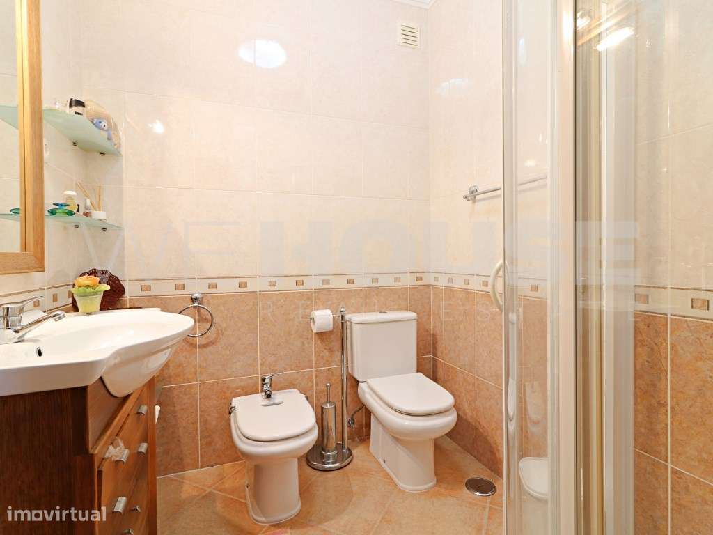 Moradia T4 com 280 m2, inserida em terreno com 2500 m2 em Palmela-52