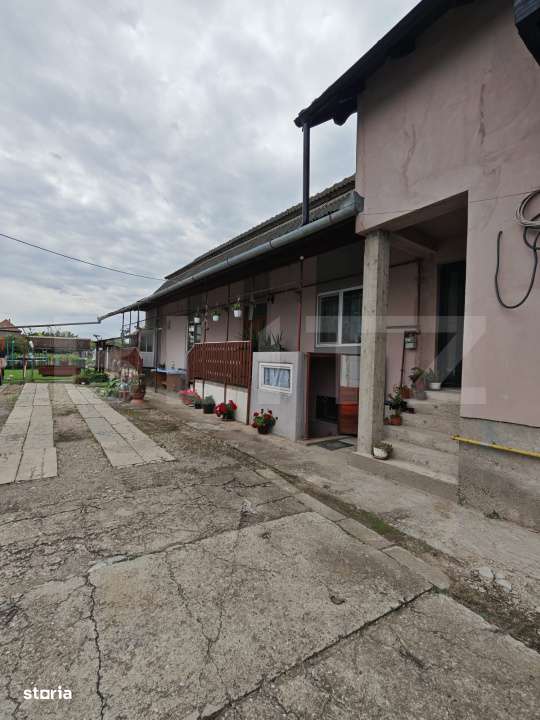 Casa 279 mp, teren 1400 mp, in Mihai Viteazu