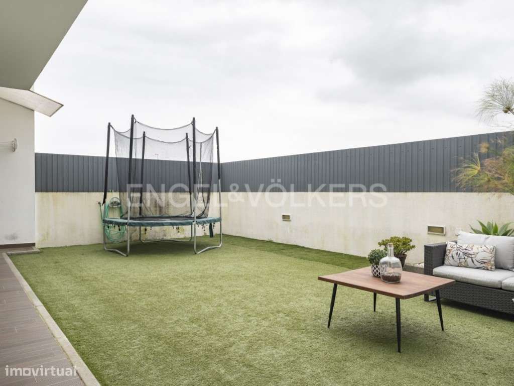 Moradia T4 moderna de luxo em Fernão Ferro-27