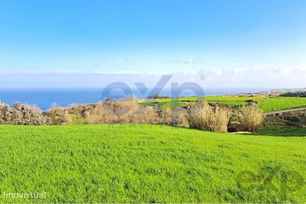Terreno com Vista Mar e Montanha - Grande imagem: 1/21