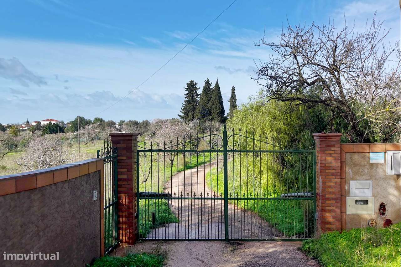 MORADIA T5  PROJETADA PARA A VIDA FAMILIAR E ENTRETERIMENTOS  COM  CON - Grande imagem: 2/33