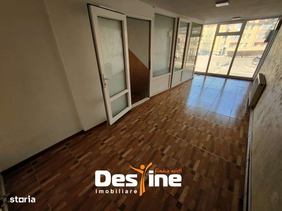 Spatiu comercial cu vad 45 mp, la strada principala Gura Humorului - Imagine principală: 4/13