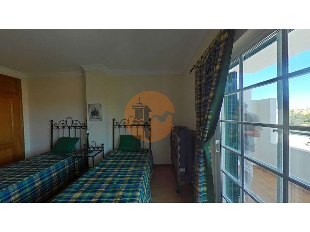 Fantástica Moradia com Piscina para venda-56