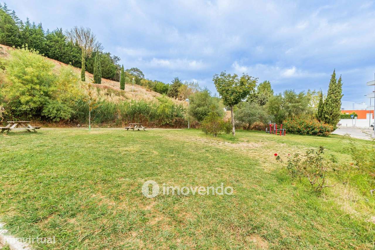 Apartamento T3 Duplex novo, com terraço e garagem, em Loures-49