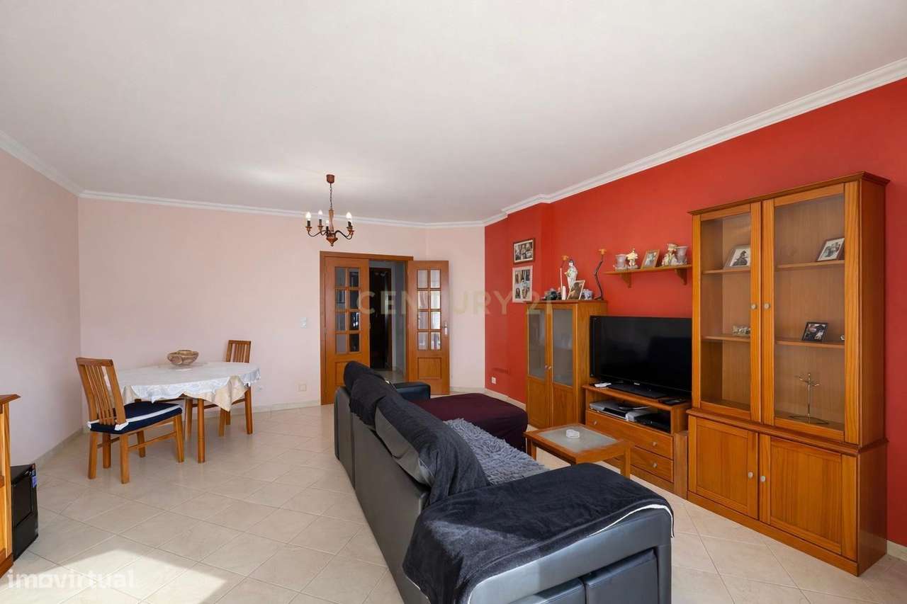 Apartamento T2 com elevador na urbanização Lagoasol - Grande imagem: 2/15