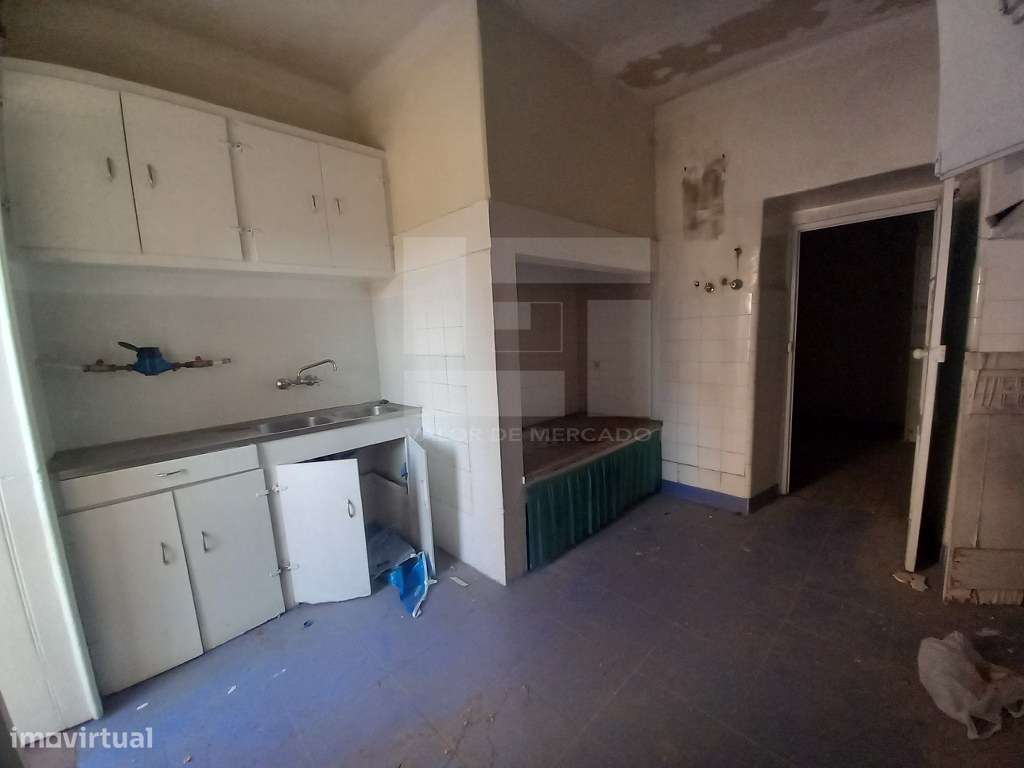 PRÉDIO ALCÂNTARA PARA RECUPERAR - Grande imagem: 3/40