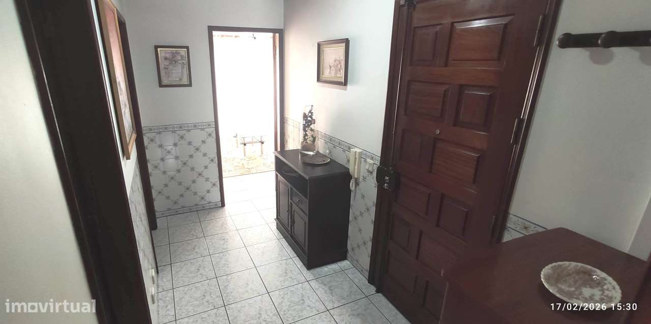 Apartamento T1 Renovado e Mobilado – 50m do Tribunal. - Grande imagem: 2/11