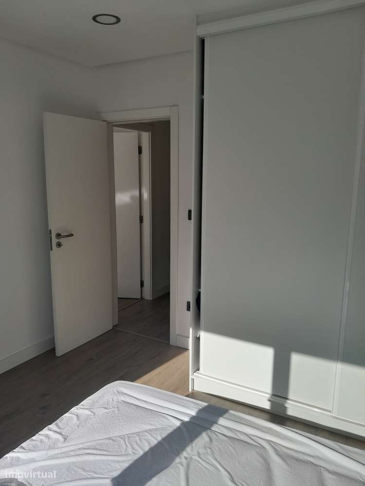 Apartamento todo remodelado e mobilado, 5ºandar c/ elevador em Benfica - Grande imagem: 5/36