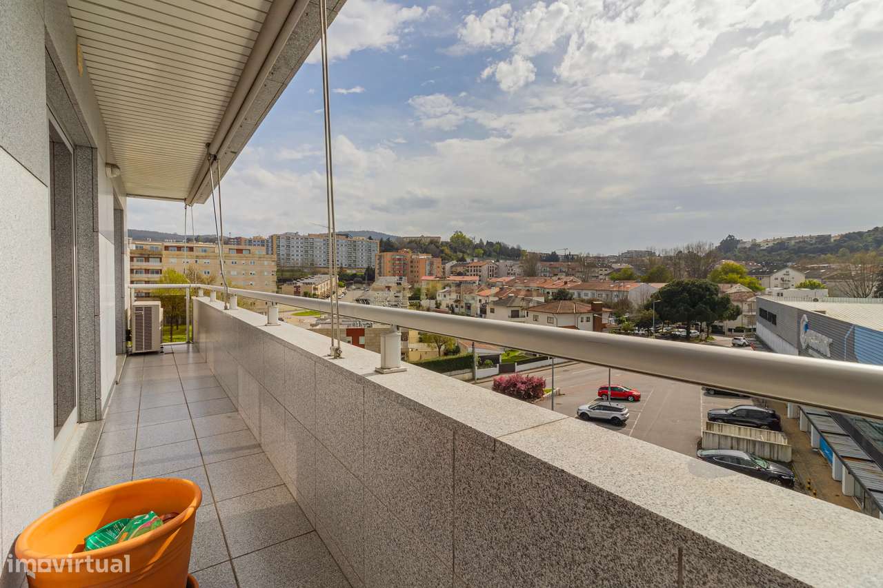 Apartamento T3 em Braga (São Vítor) com Garagem e Varanda - Grande imagem: 4/34