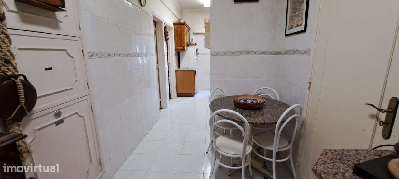 T3+1 | 110m2 | Av. 25 de Abril, Cacilhas | Com vista de Rio-20