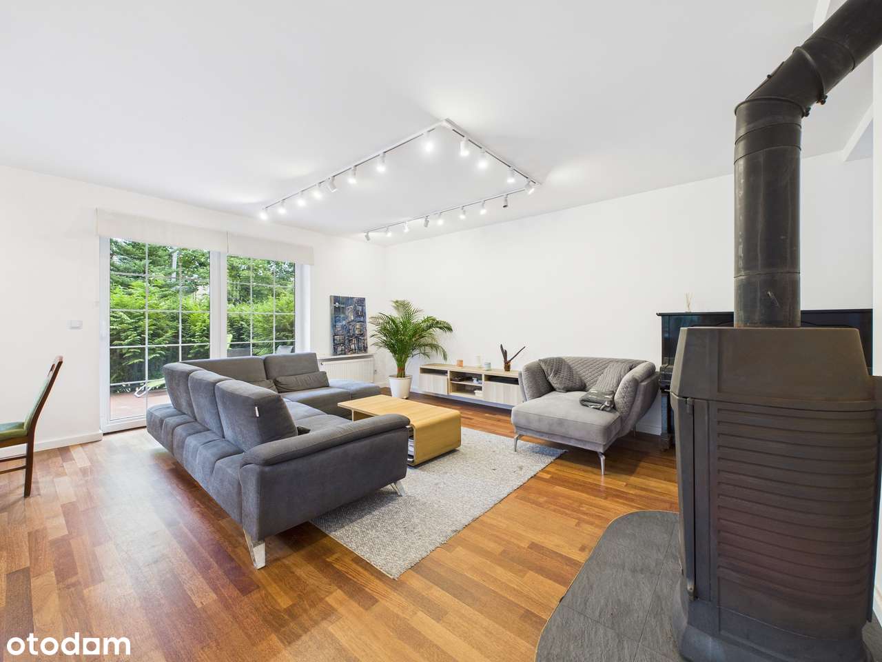 Dom z potencjałem dla dużej  rodziny w spokojnej dzielnicy - Pełny obrazek: 2/20