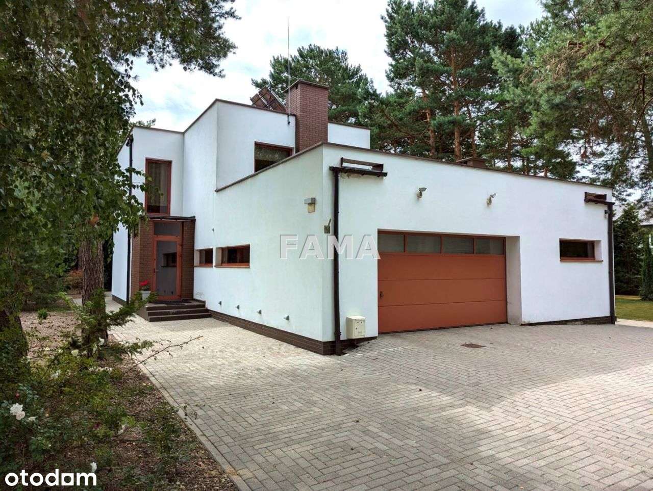 Nowoczesny dom 300 mkw, działka 1556 mkw, Michelin-5