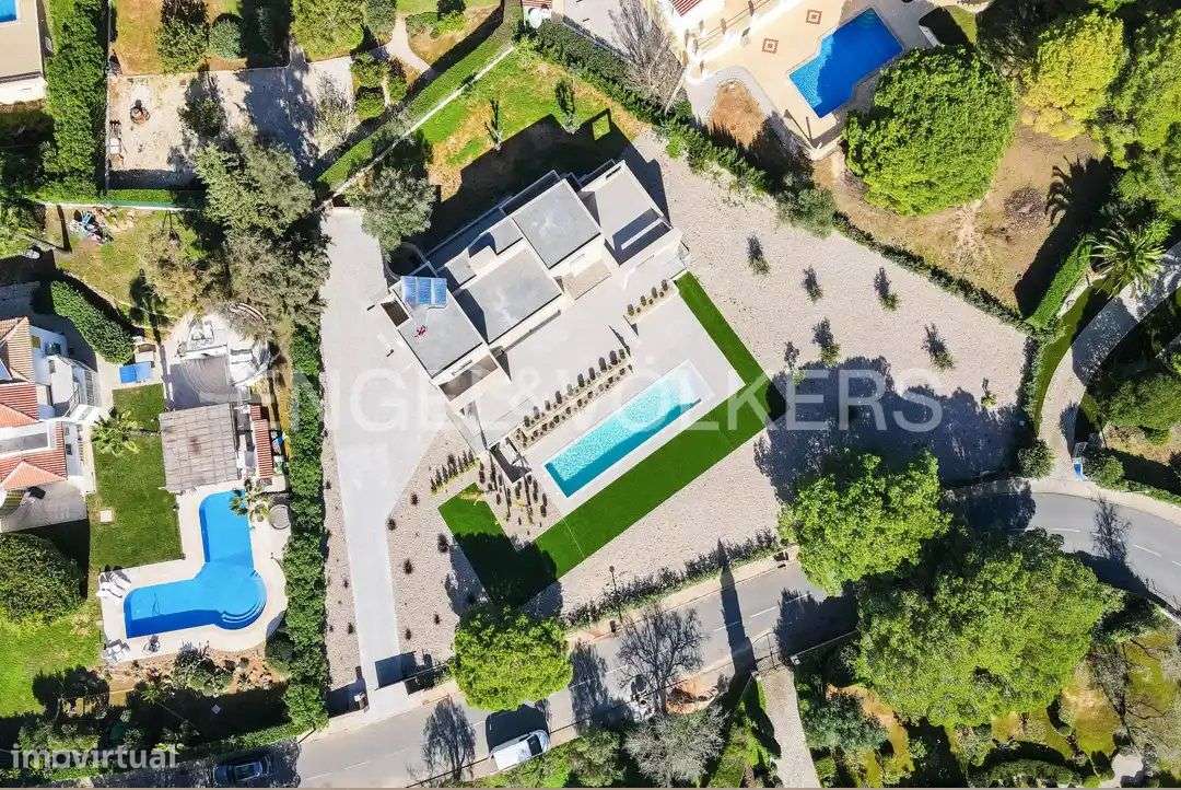 Moradia V4 Exclusiva perto do Carvoeiro-50
