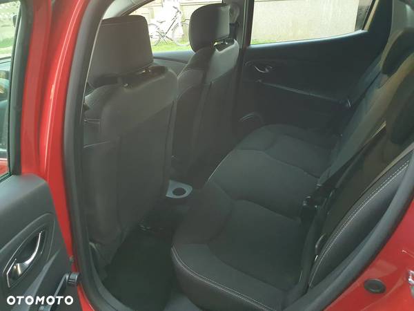 Renault Clio 1.2 16V 75 Experience - 10