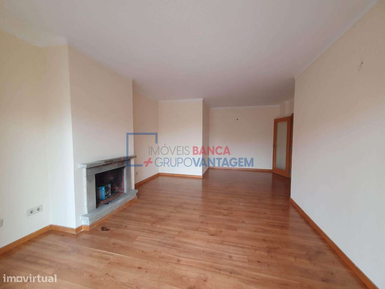 Apartamento T2 C/ Lugar de Garagem - Grande imagem: 1/17