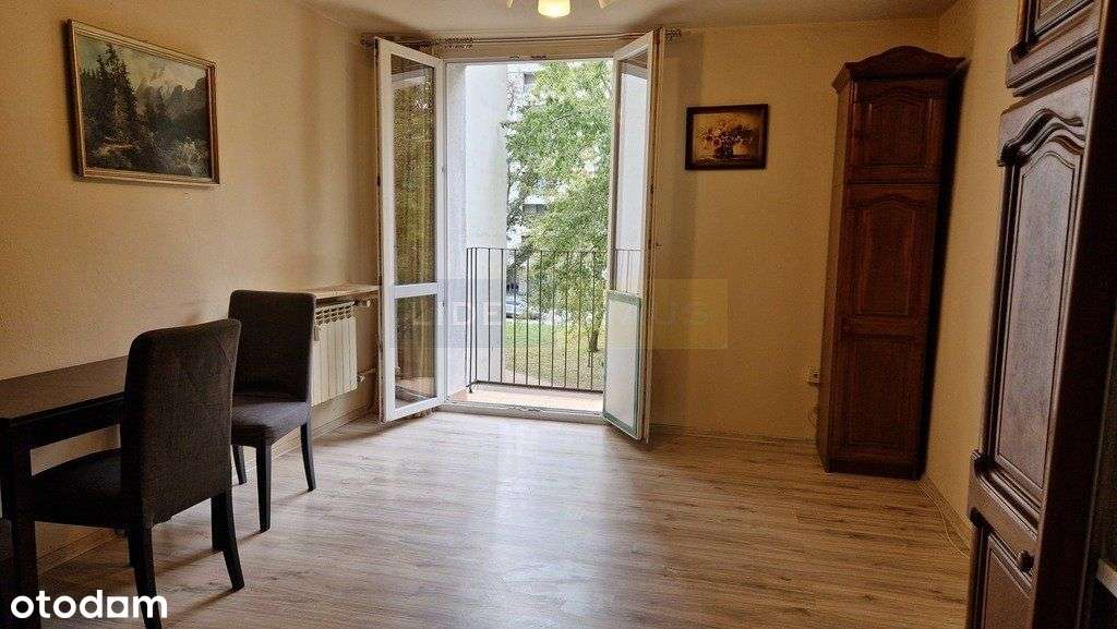 Klimatyczna kawalerka z widokiem na podwórze-2