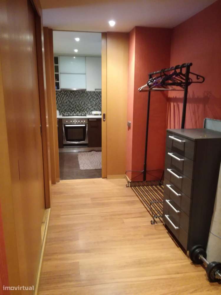 T2 junto Hospital São João totalmente mobilado e equipado - Grande imagem: 2/11