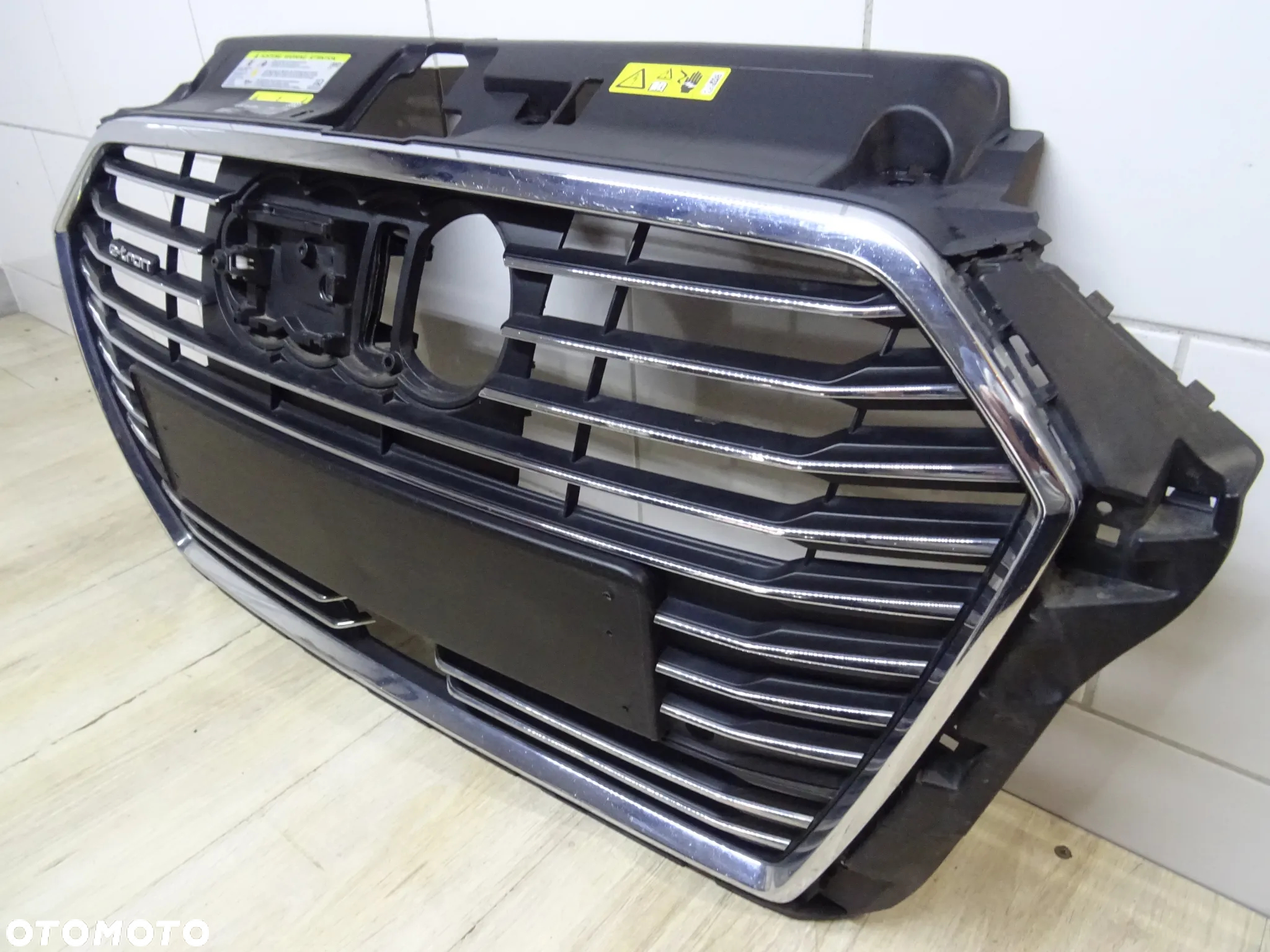 Atrapa Grill 8V4853651 Audi A3 e-Tron na radar - 2