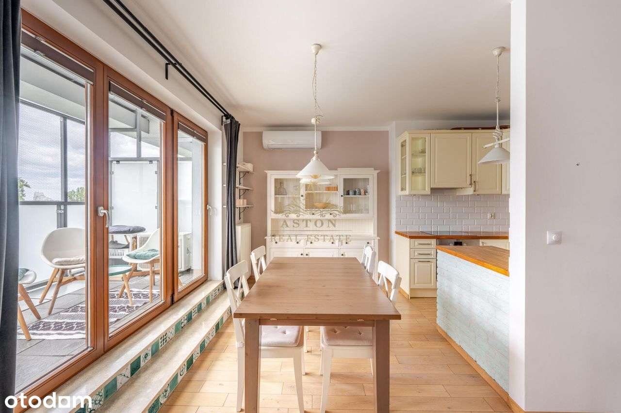 Dwupoziomowy, jasny apartament • ostatnie piętro •-0