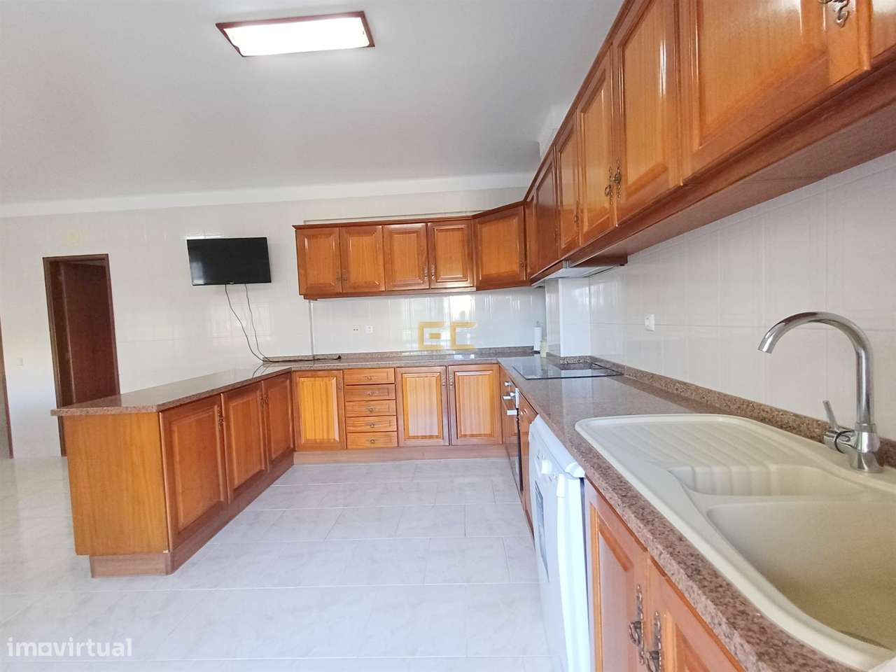 Apartamento T3 com Garagem e Vista Mar - Buarcos!-10