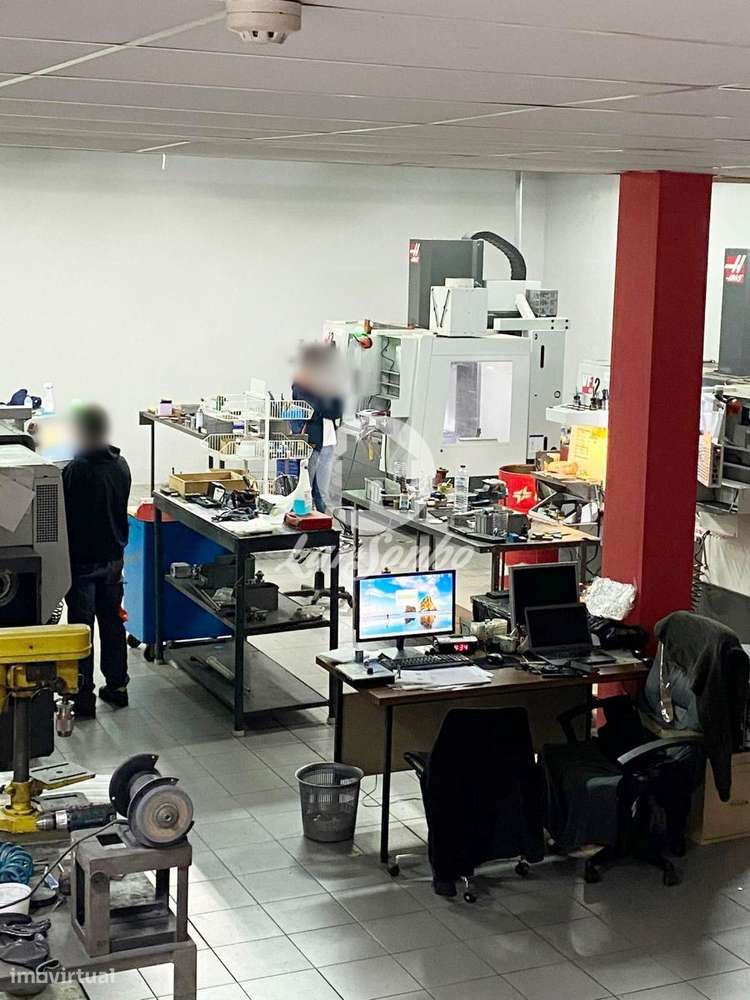 Pavilhão industrial c/ 1.226m2 em Calendário, Vila Nova de Famalicão! - Grande imagem: 2/5