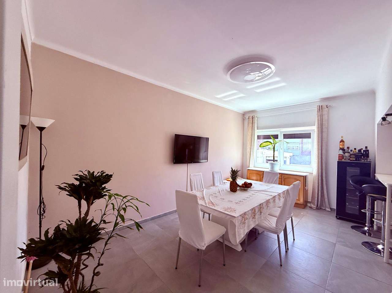Moradia de 4 quartos, inserida num terreno com 367 m².-11