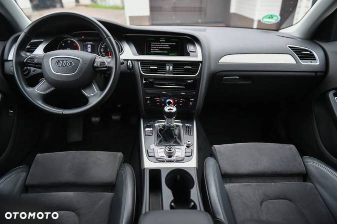 Audi A4 Avant 2.0 TDI DPF clean diesel S line Sportpaket - 17