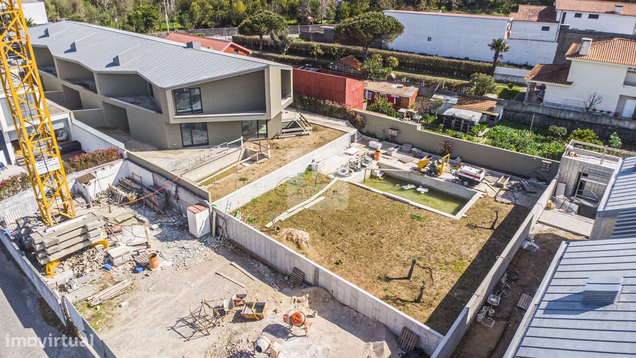 Moradia T3+1 em Canidelo a escassos metros da linha de mar-32