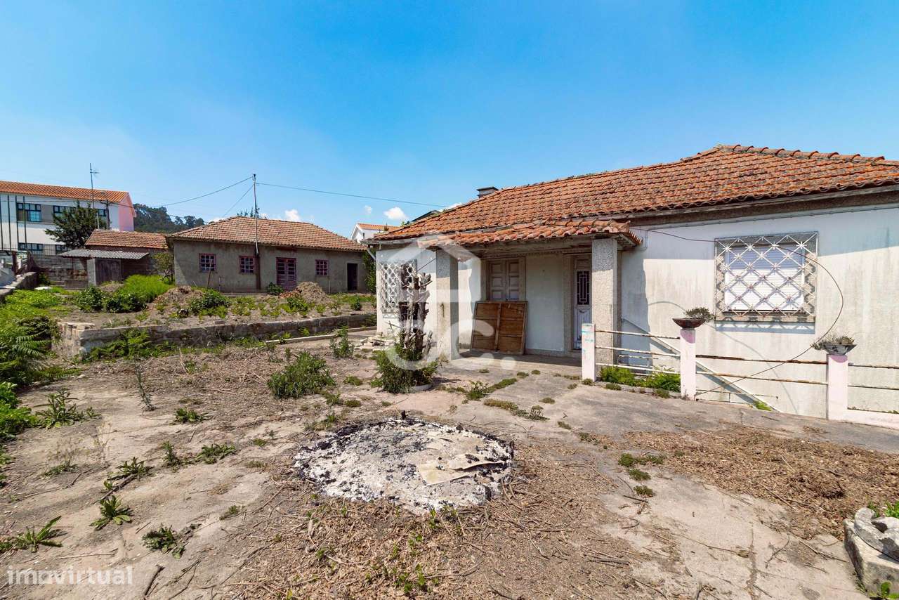 Moradia para restauro em Nespereira - Guimarães - Grande imagem: 5/17
