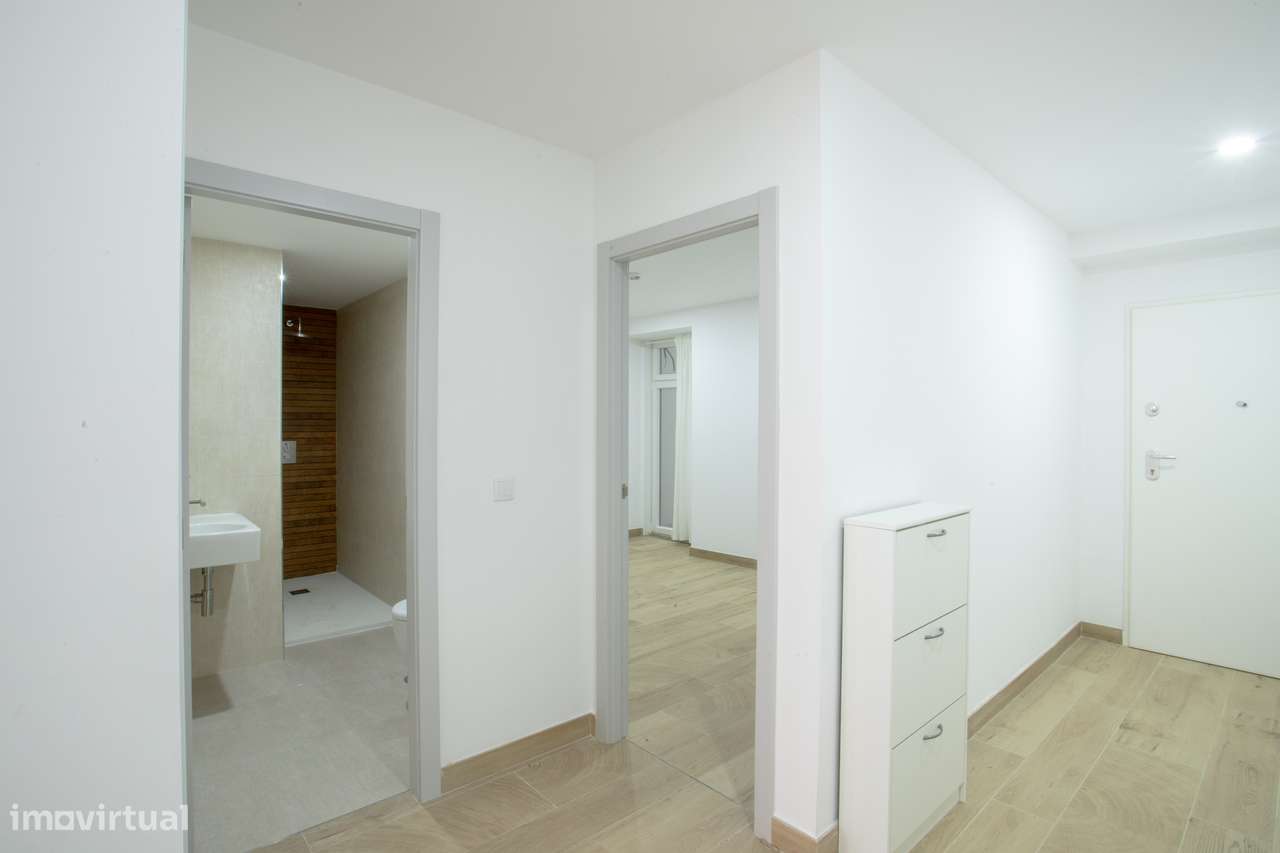 +6% Yield | Luxury Garden T2 no Centro Histórico do Porto – 107m²-19