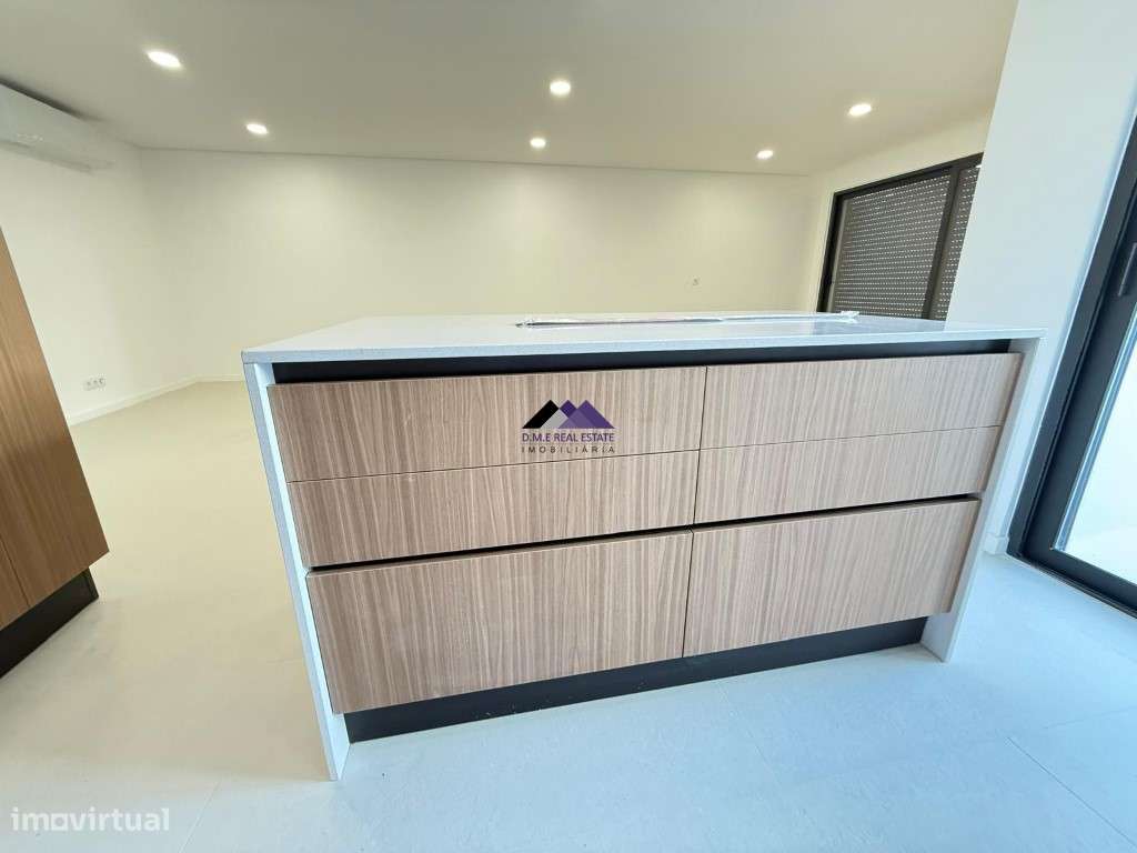 Moradia V3 com Garagem e Piscina a Estrear-18
