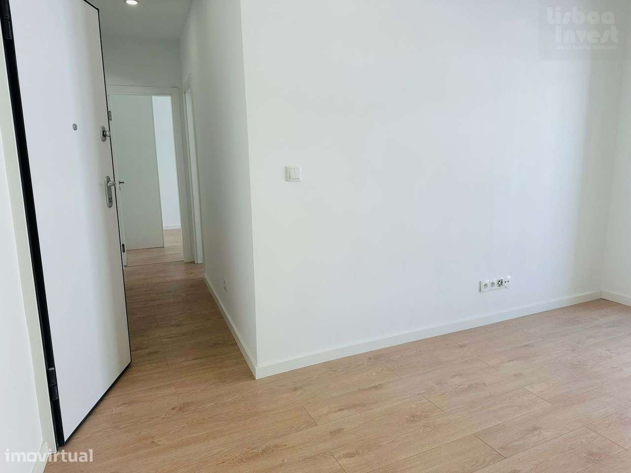 Vendo T2 Almada Totalmente Remodelado-11