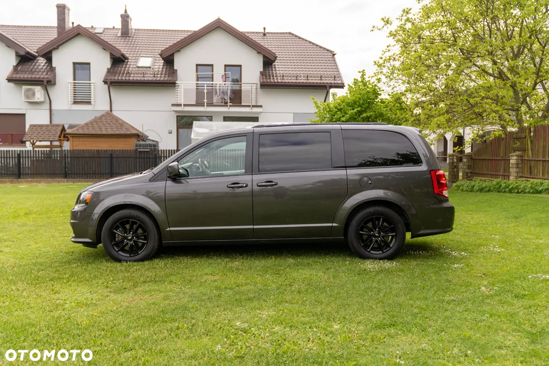 Dodge Grand Caravan 3.6 R/T - 4