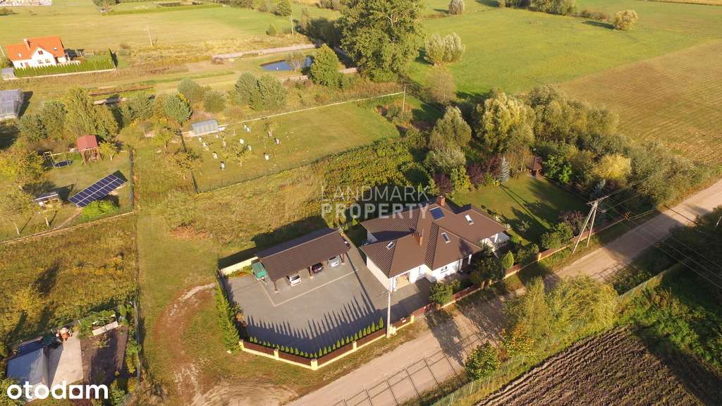 Piękny rodzinny dom w samym sercu Choroszczy-18