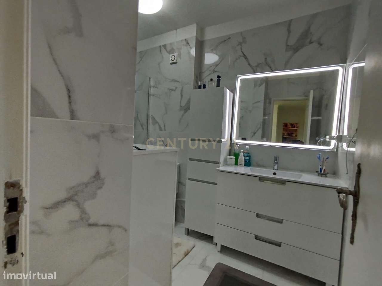 Apartamento T3 na Costa da Caparica – Viva entre o mar e a cidade!-16