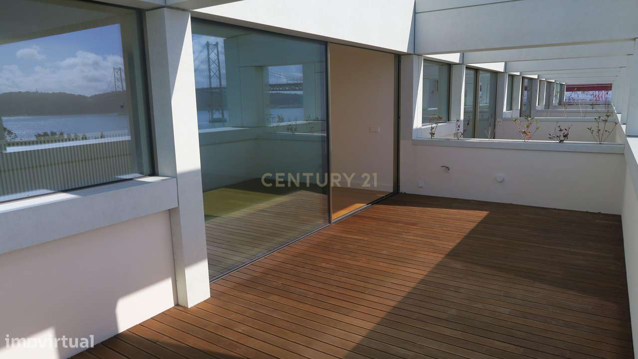 Moradia nova com 4 quartos e jardim.-7