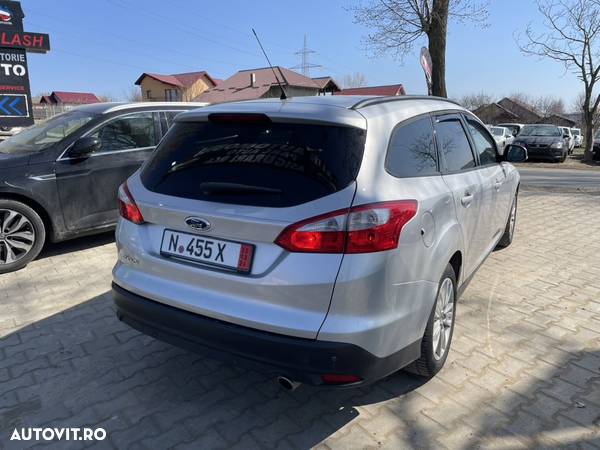 Ford Focus 2.0 TDCi DPF Aut. Trend - 3