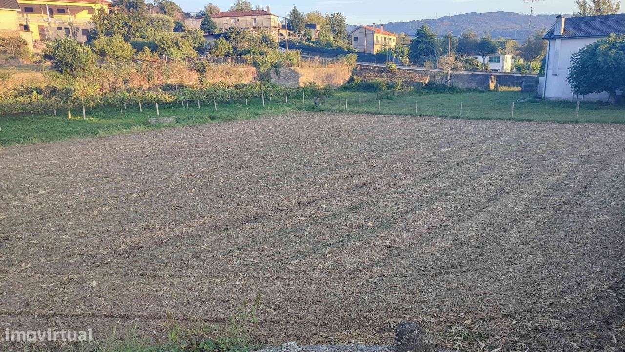 Terreno para construção em Ferreiros, Amares - Grande imagem: 2/9