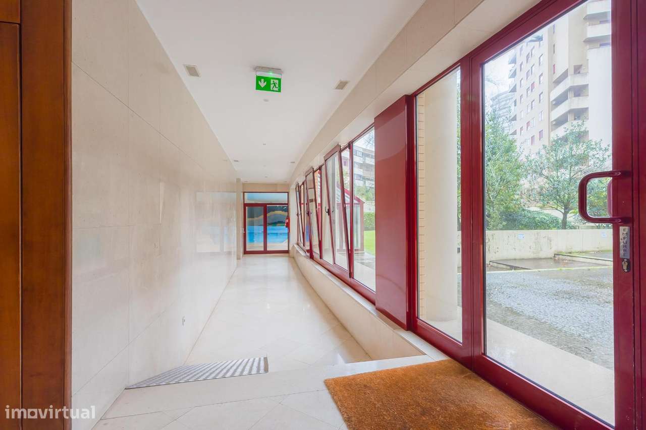 Exclusivo Duplex T5 no prestigiado “CONDOMÍNIO S. JOÃO BOSCO”-43