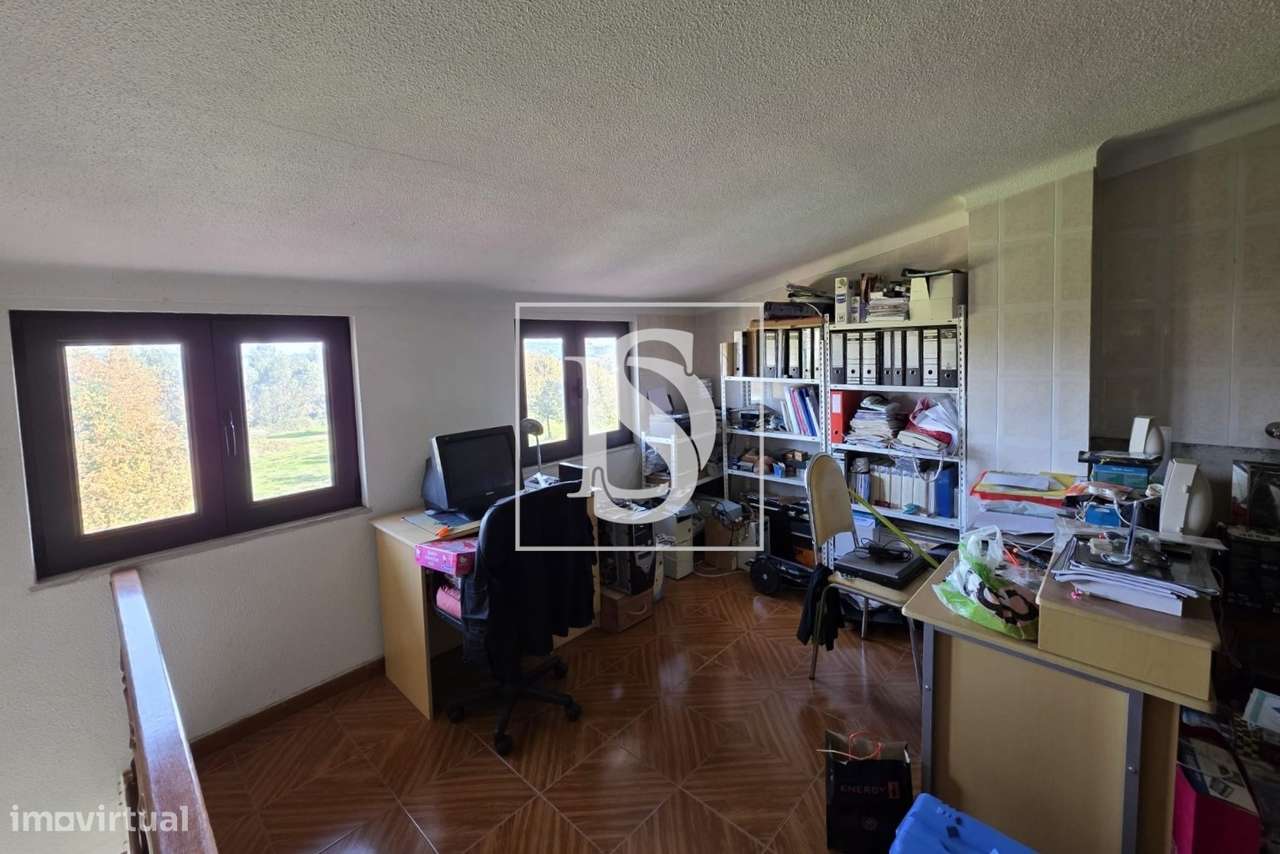 Moradia T6 no centro de Tondela-14