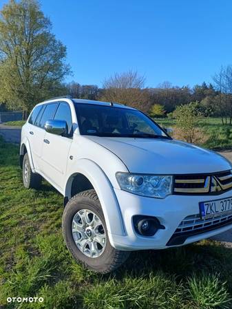 Mitsubishi Pajero Sport 2.5 DID Intense + - 18