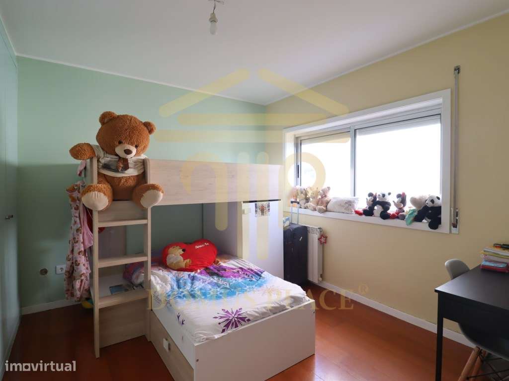 Apartamento T3 no Castelo da Maia com Terraço, 3 Frentes e Lugar de...-5