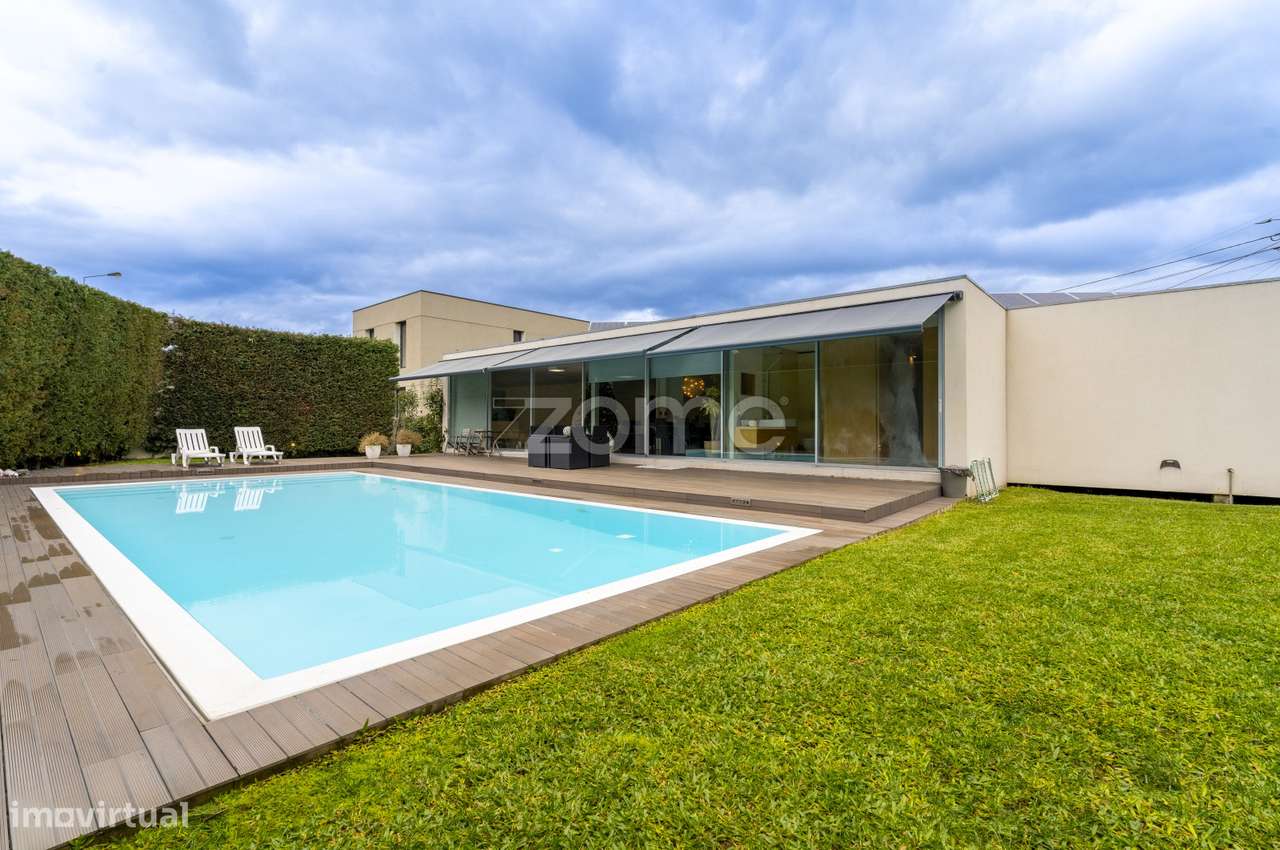 Villa Terrea T4 De Luxo Com Piscina E Jardim Em Braga S Pedro Des